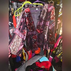 ❄️❄️ Nwot Venus velvet blouse size 18